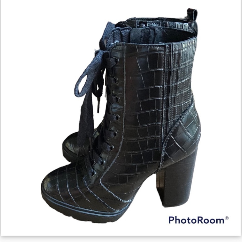Steve Madden Latch faux leather  Boots